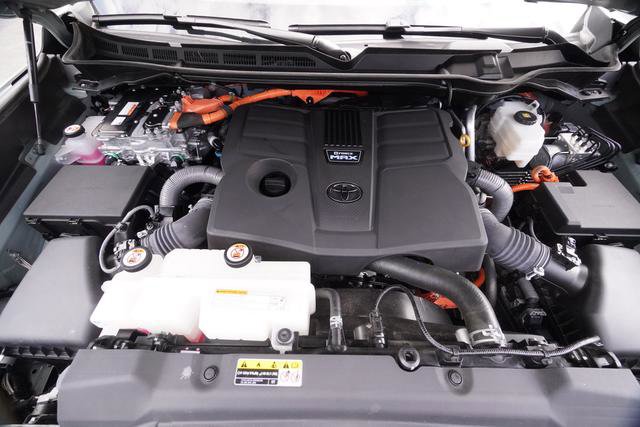 Used 2024 Toyota Sequoia Limited AWD/4WD image 10