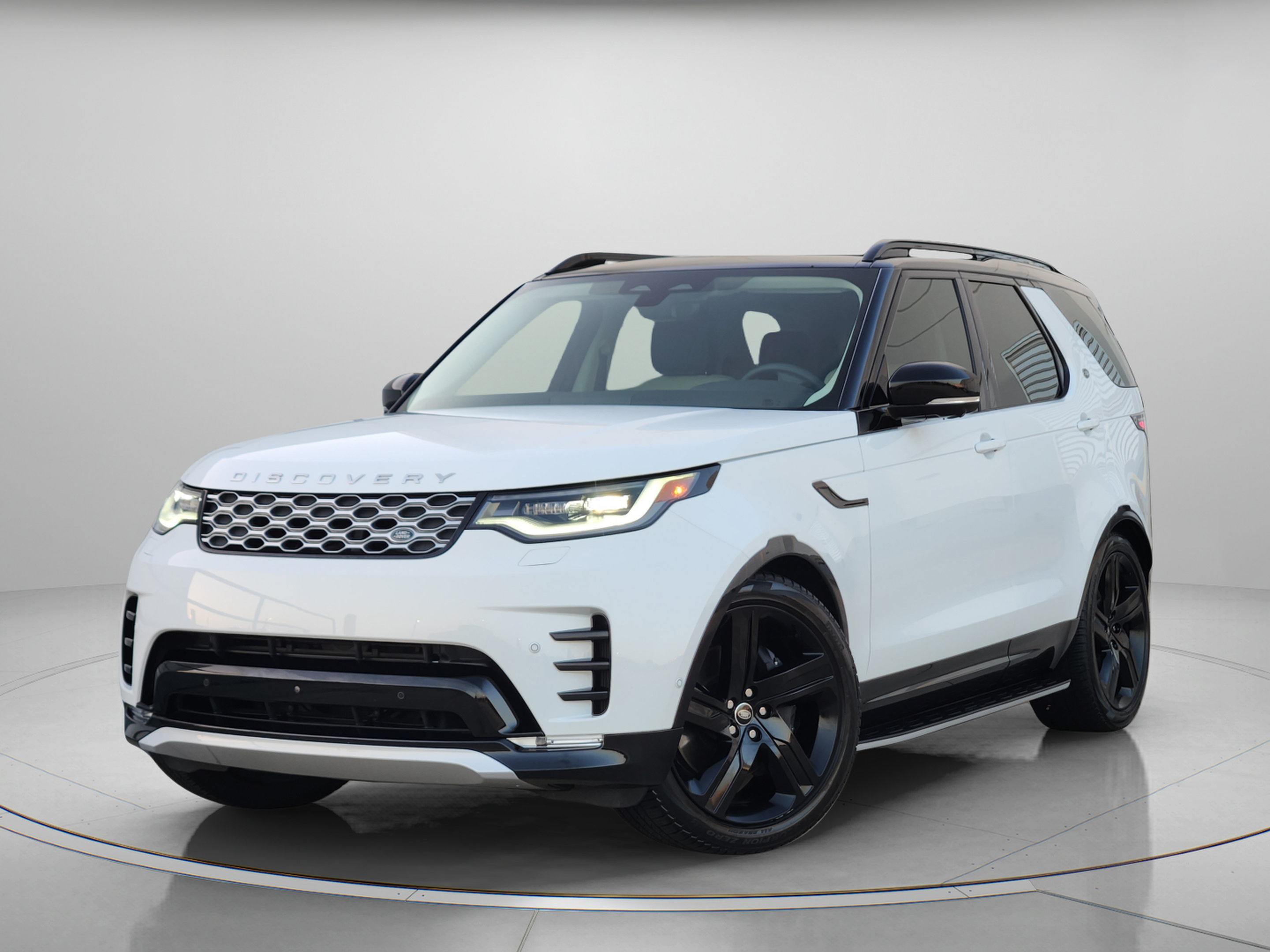 Certified 2026 Land Rover Discovery Limited Edition AWD/4WD image 1