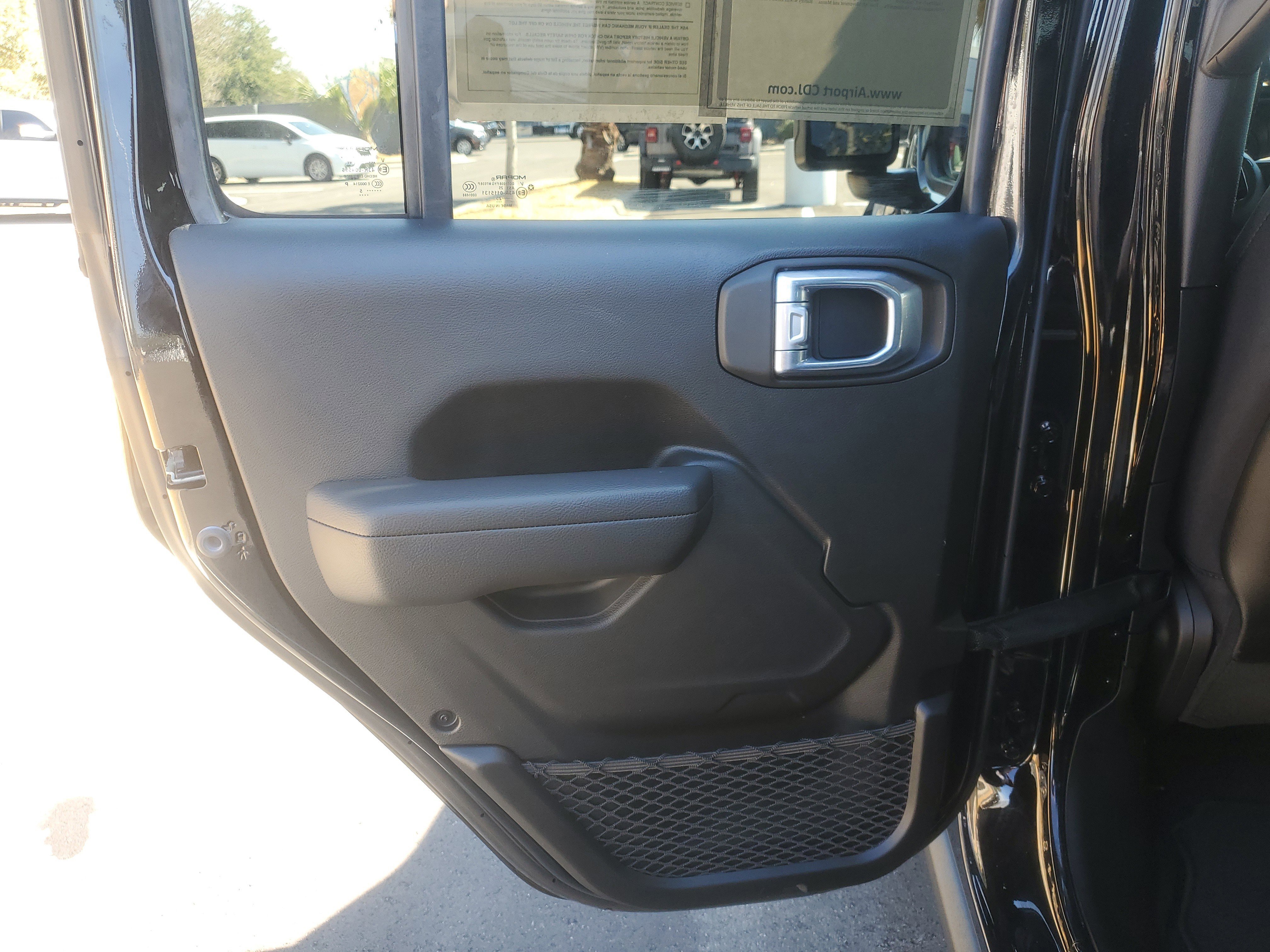 Used 2025 Jeep Gladiator Mojave w/ Safety Group image 8