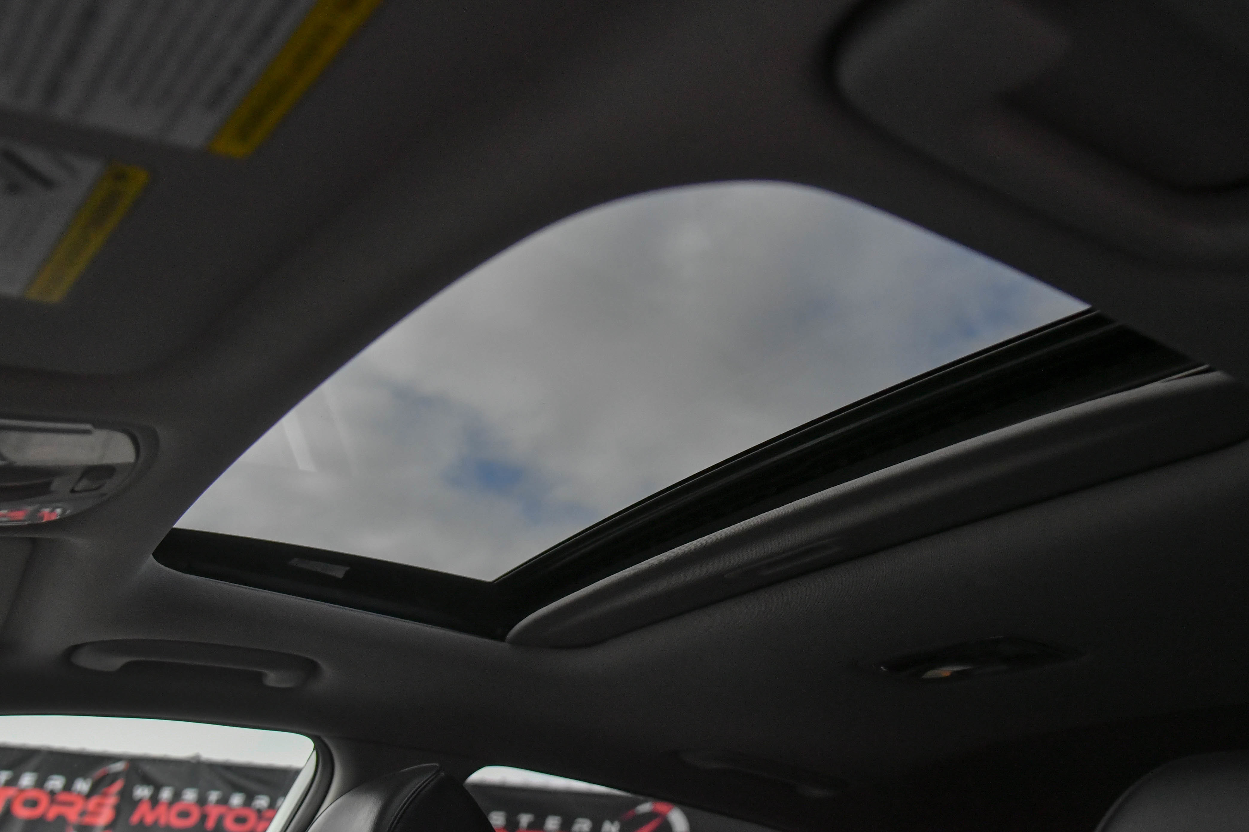 Used 2021 Hyundai Kona Limited FWD image 34