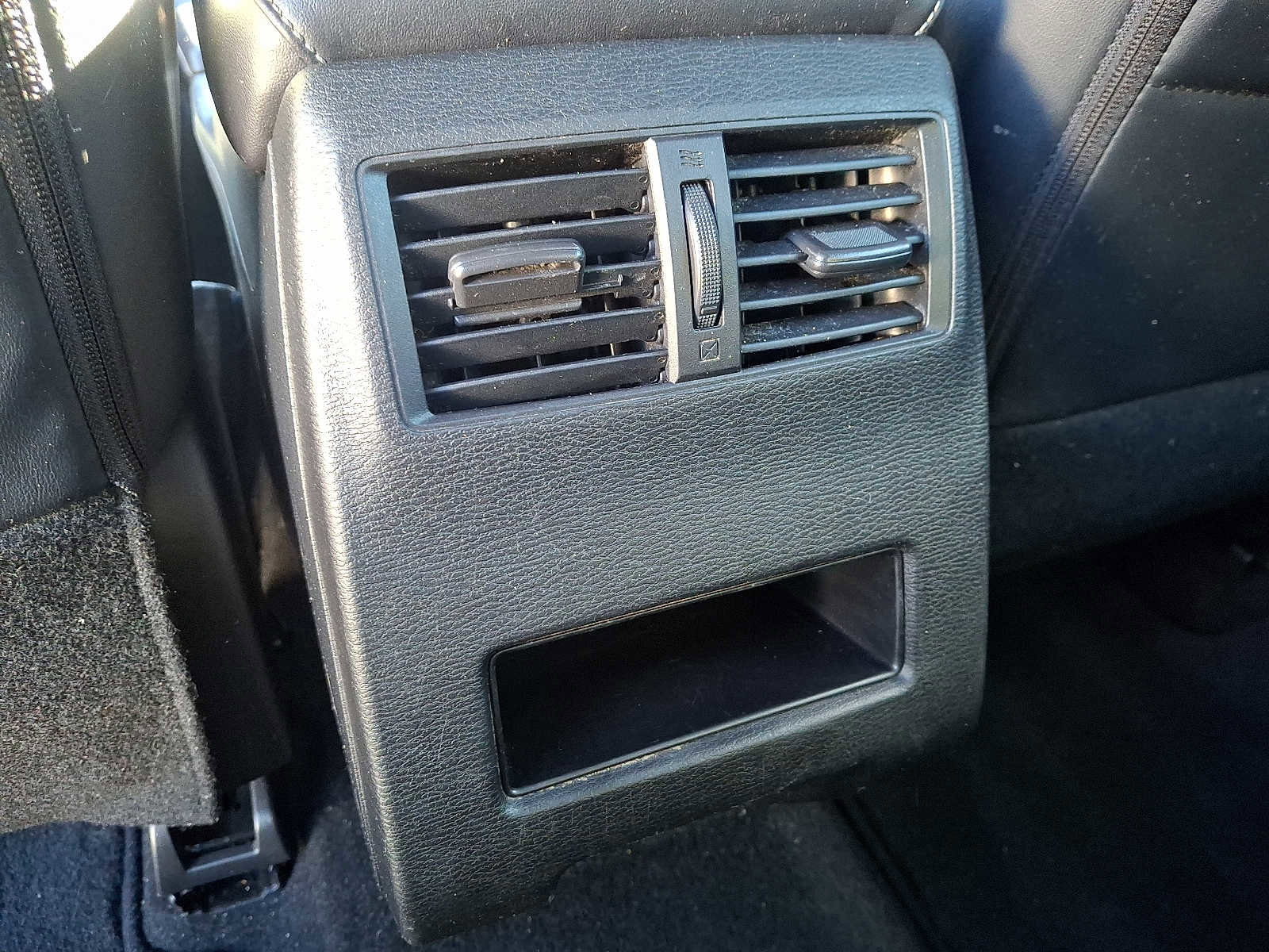 Used 2023 Mitsubishi Outlander SE Black Edition image 11