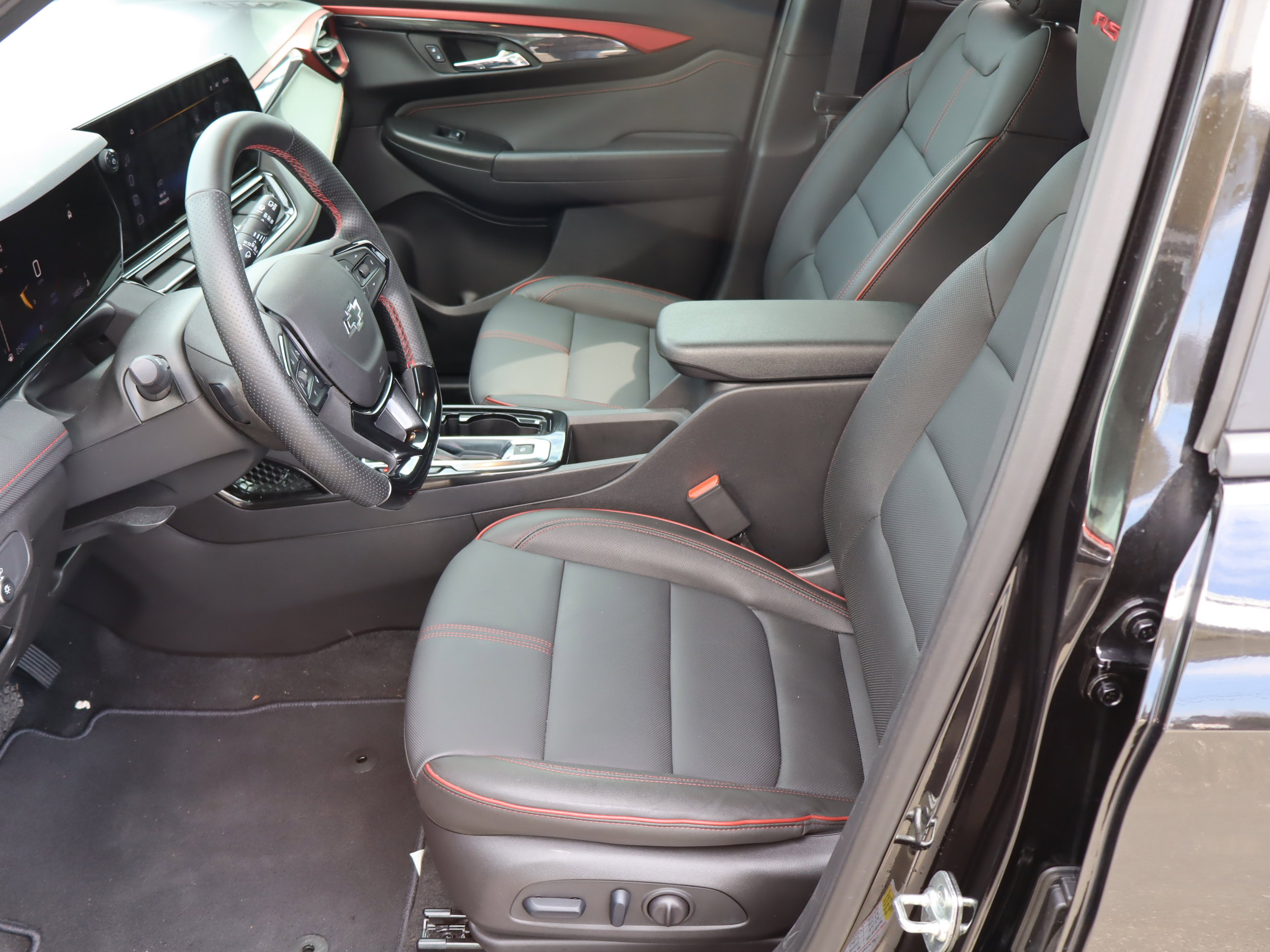 Certified 2025 Chevrolet TrailBlazer RS w/ Convenience Package image 16