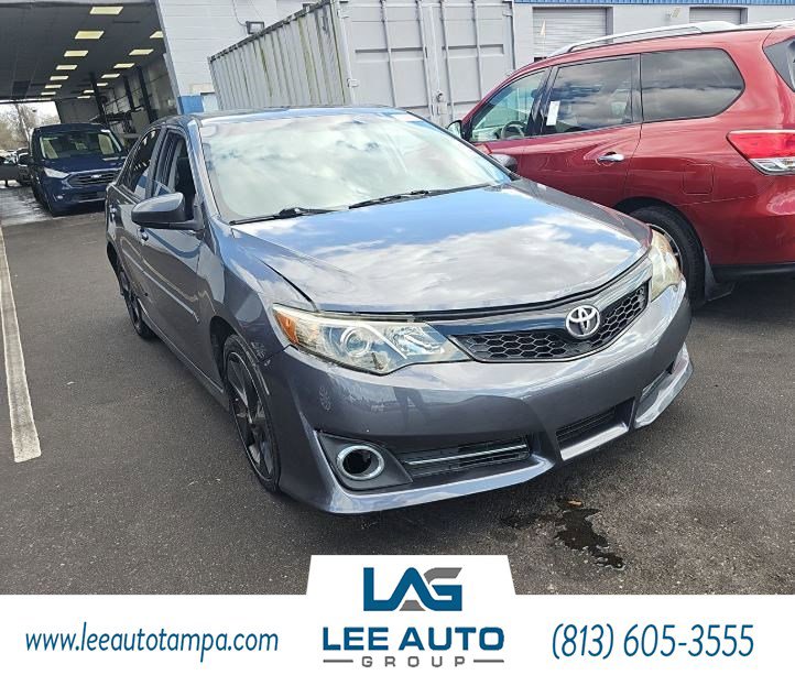 Used 2014 Toyota Camry SE image 3