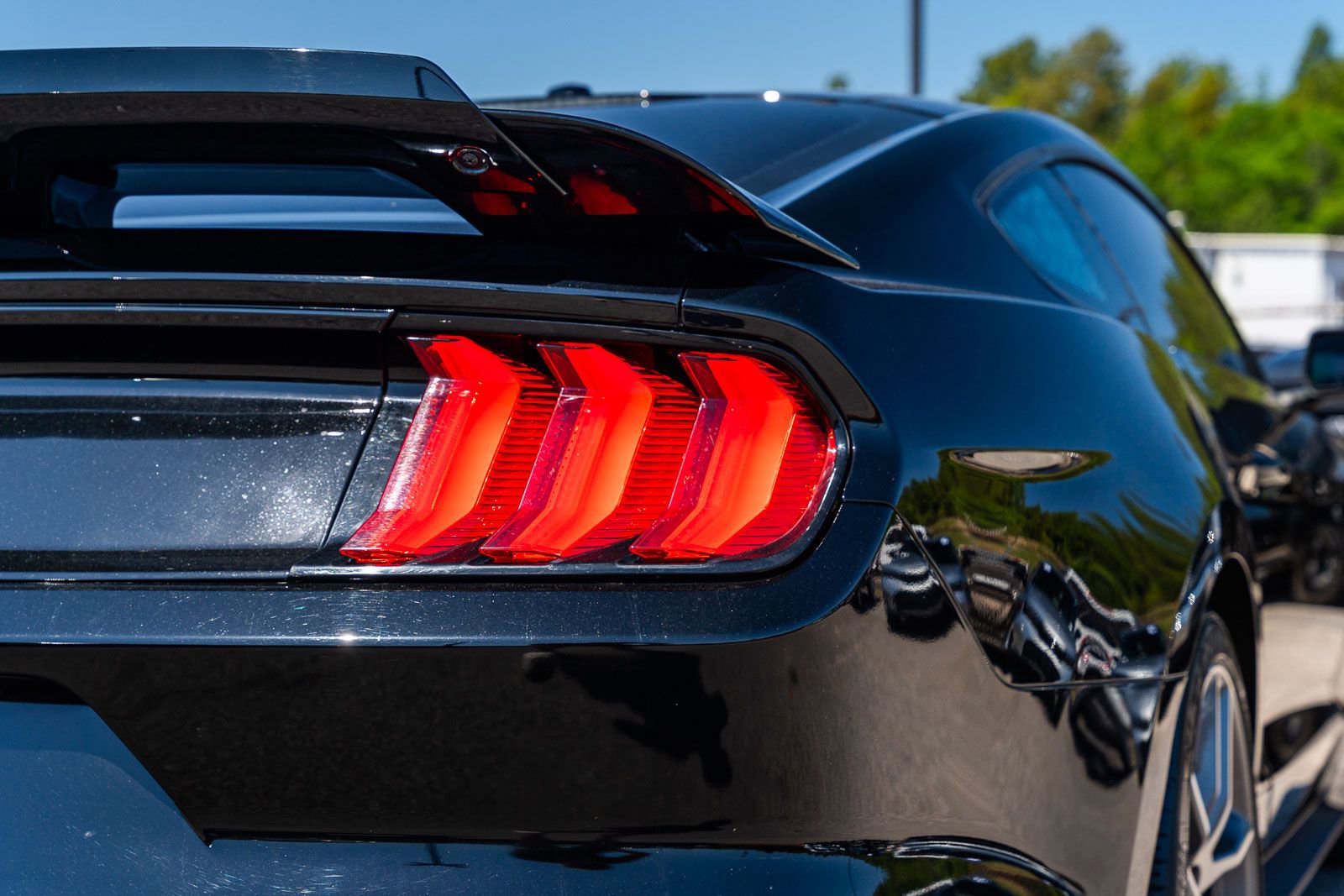 Used 2017 Ford Mustang GT Premium w/ Equipment Group 401A RWD image 16