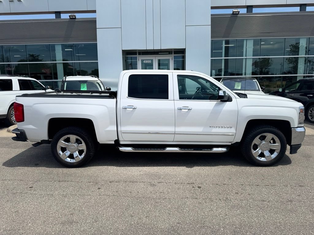Used 2018 Chevrolet Silverado 1500 LTZ w/ Sport Package AWD/4WD image 37