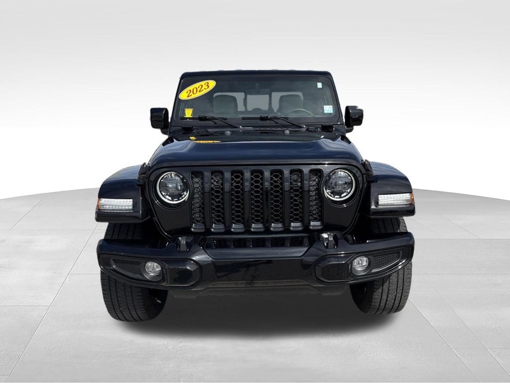 Used 2023 Jeep Gladiator Overland AWD/4WD image 2