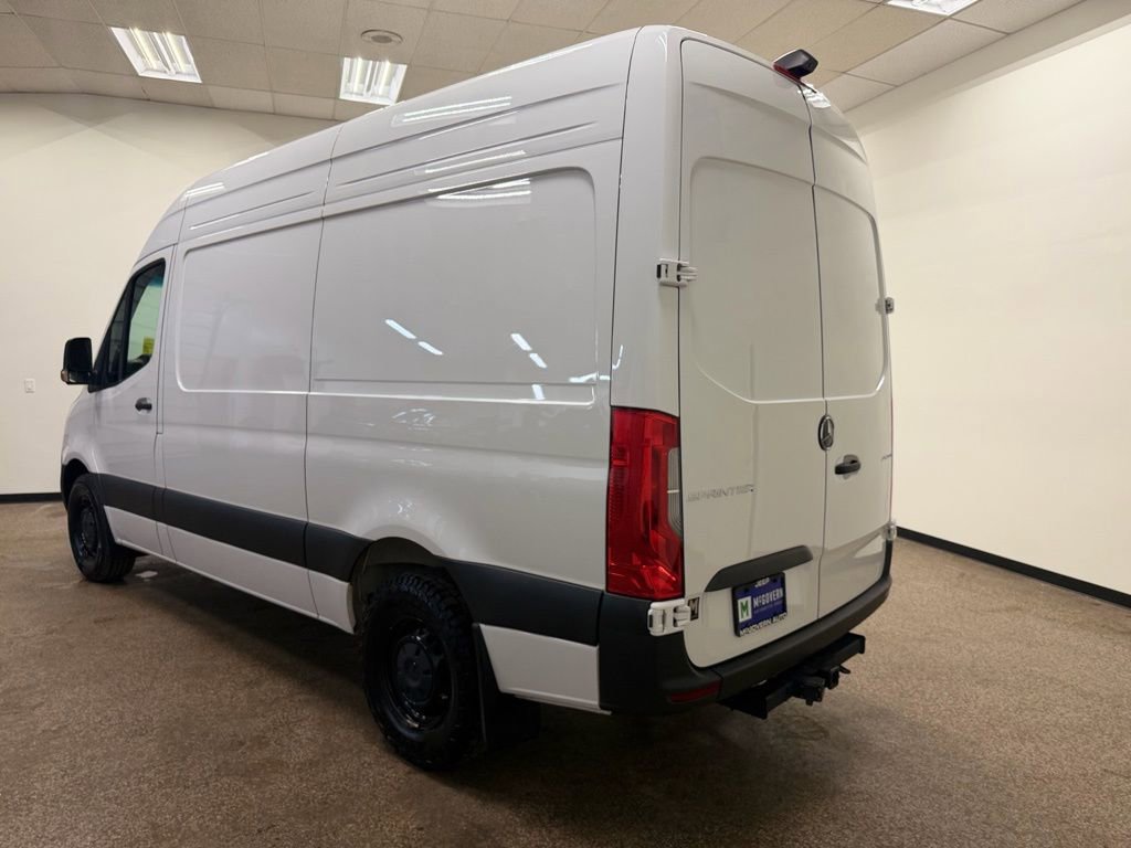 Used 2025 Mercedes-Benz Sprinter 2500 image 3