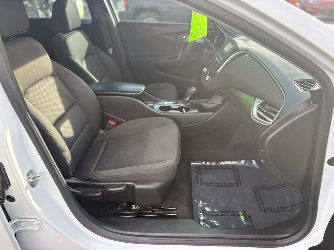 Used 2018 Chevrolet Malibu LS image 9