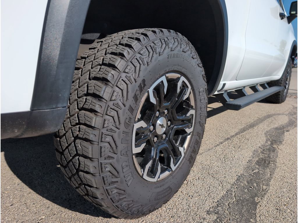 Used 2024 Chevrolet Silverado 1500 ZR2 w/ Technology Package image 7