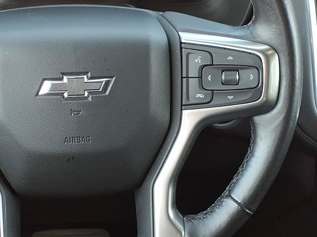 Used 2021 Chevrolet Tahoe Z71 w/ Luxury Package AWD/4WD image 7