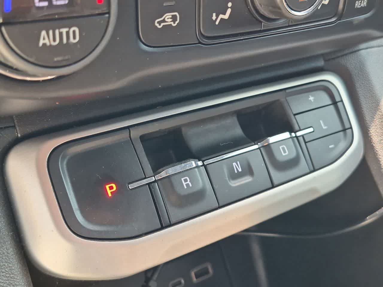 Used 2020 GMC Acadia SLE FWD image 31