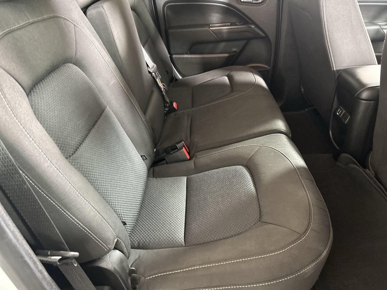 Used 2022 Chevrolet Colorado LT RWD image 25
