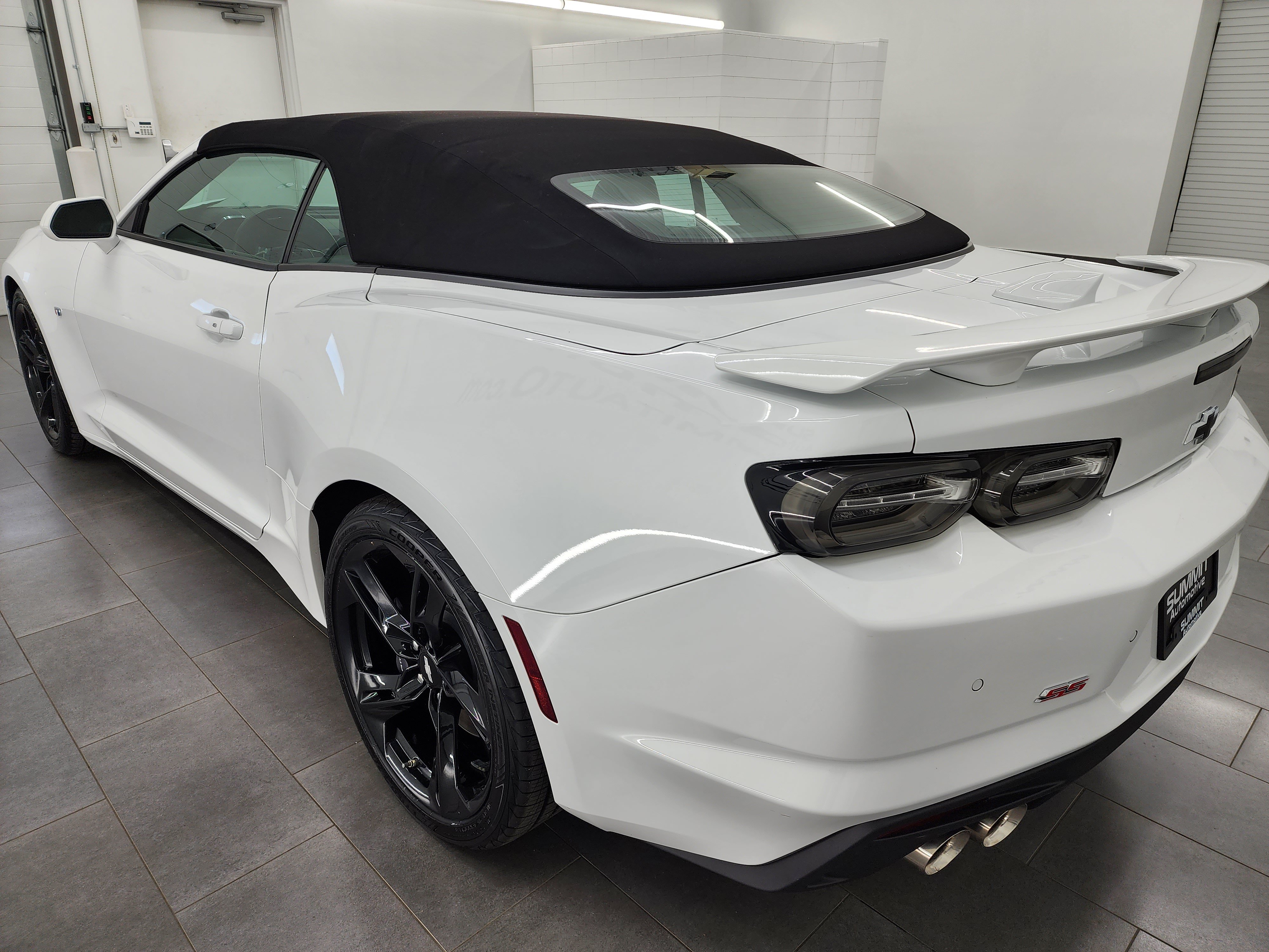 Used 2019 Chevrolet Camaro SS RWD image 6