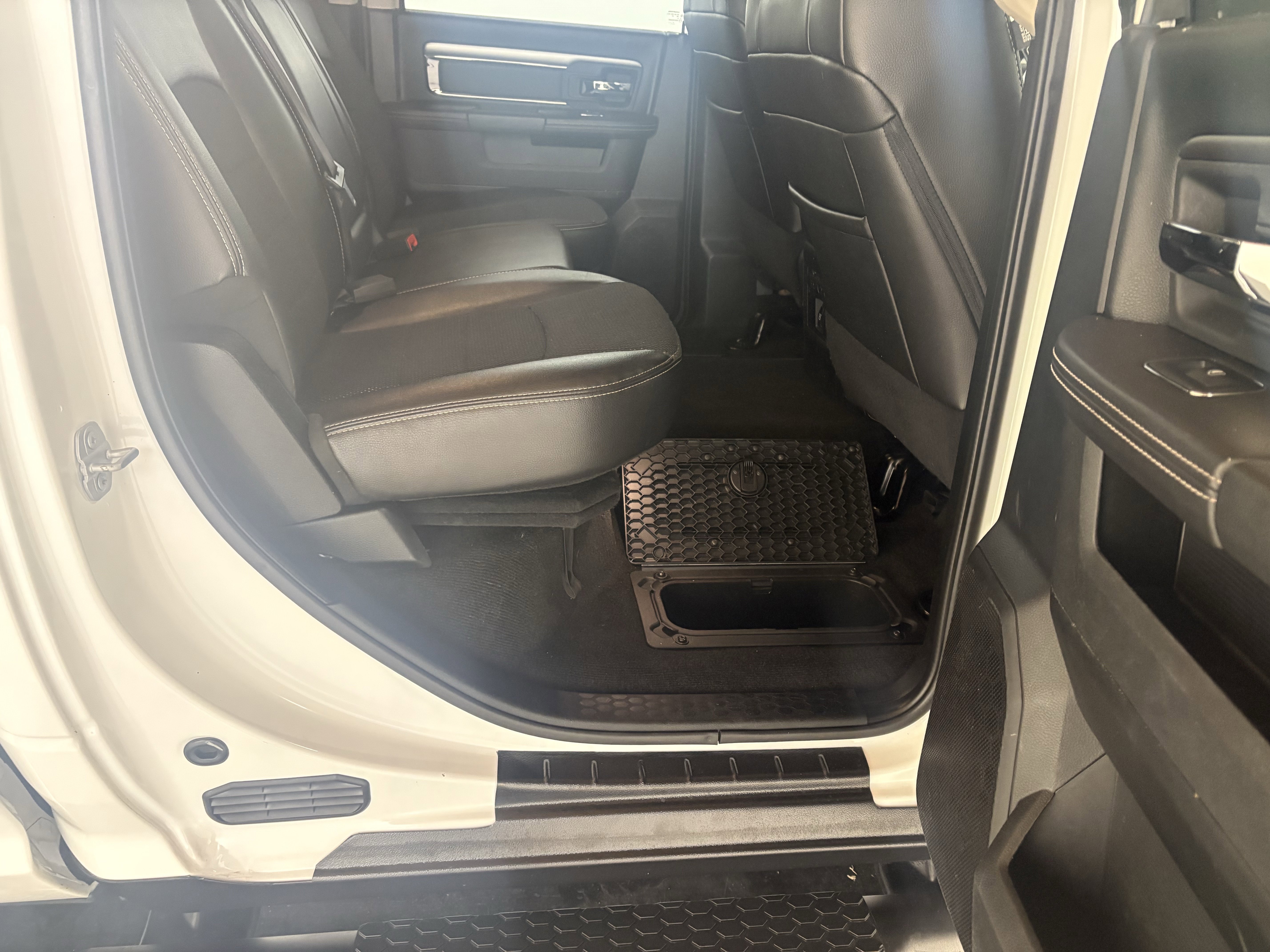 Used 2018 RAM 1500 Sport w/ Comfort Group image 18