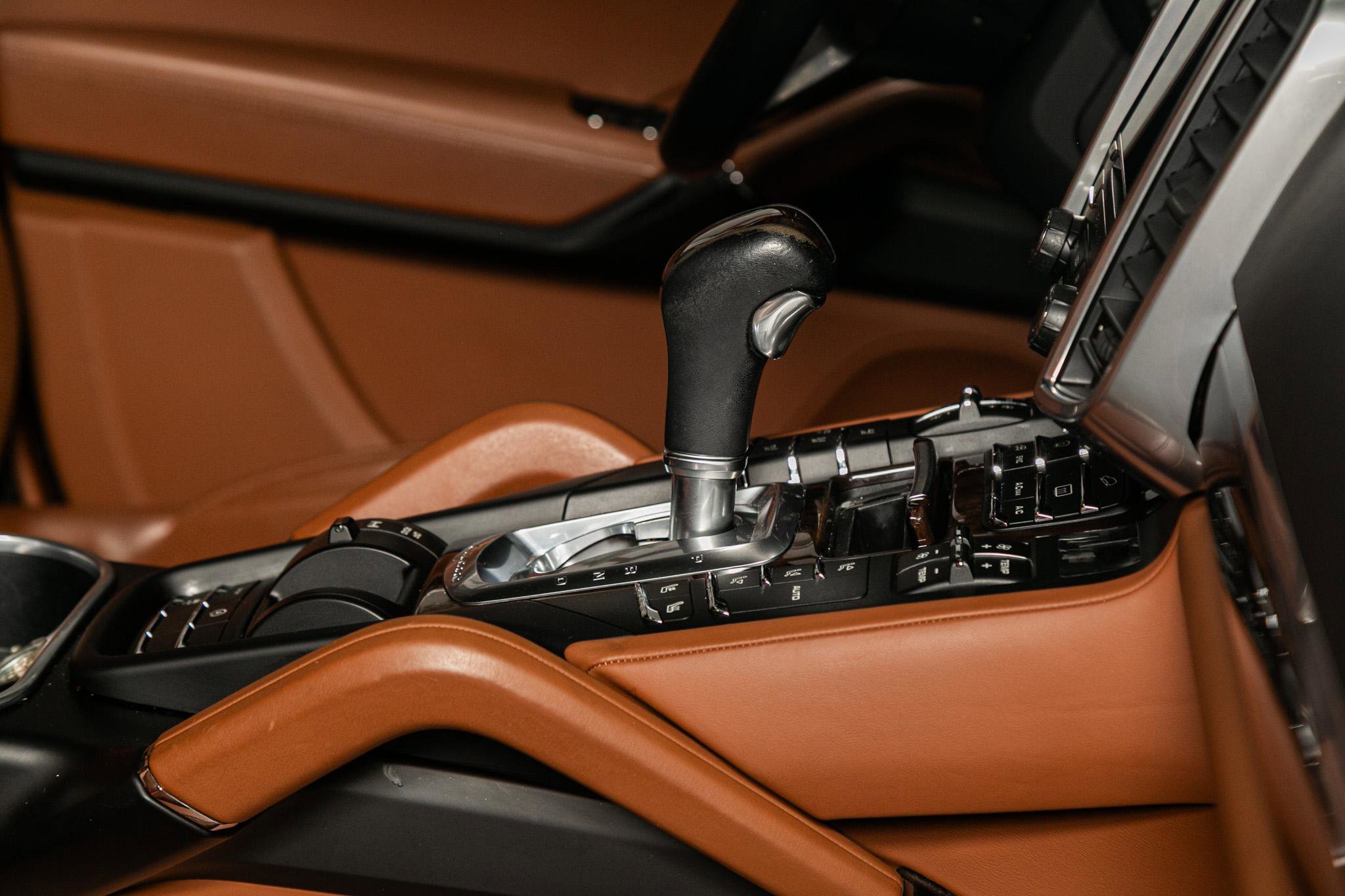 Used 2018 Porsche Cayenne S image 26