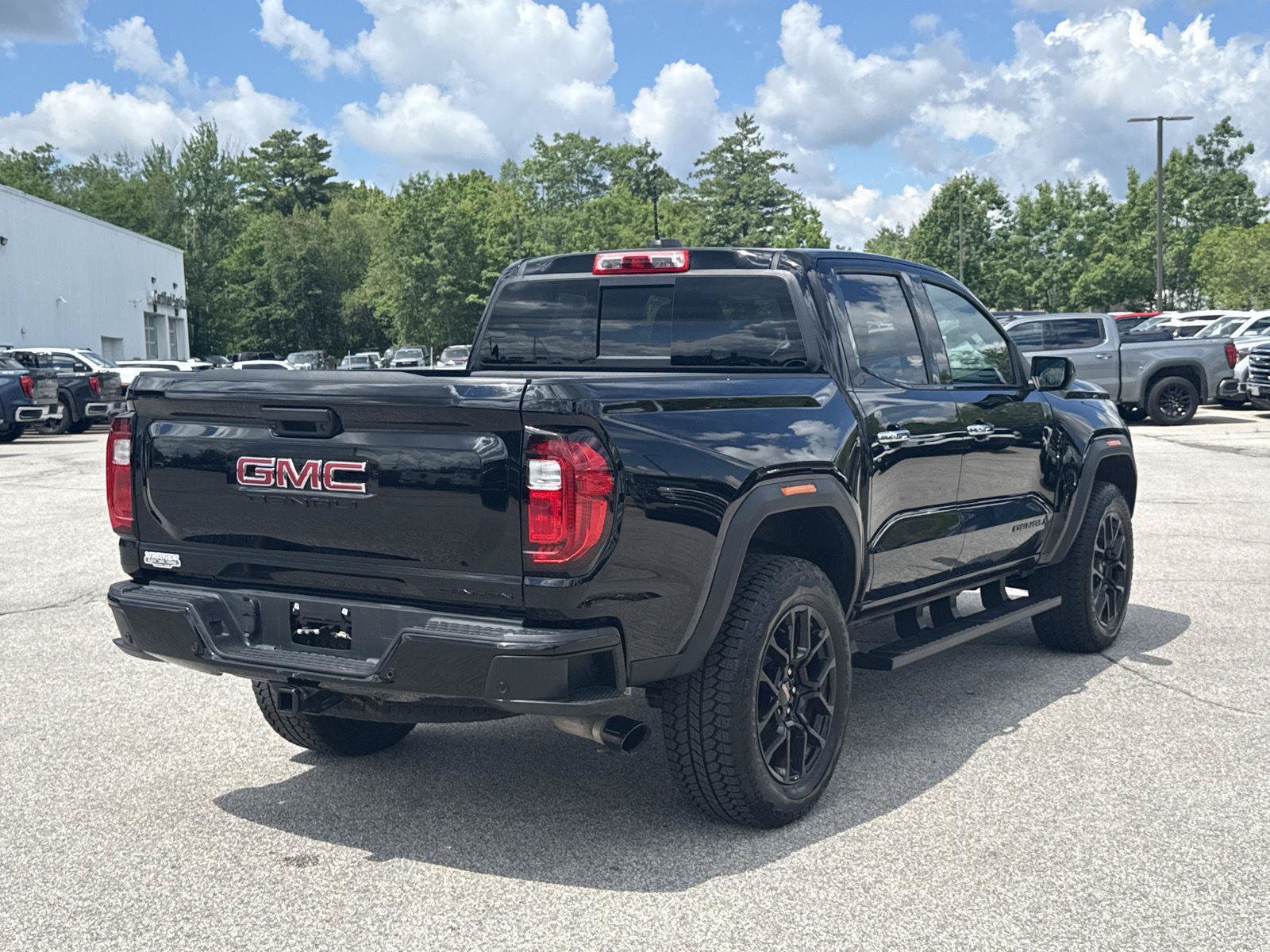 Used 2023 GMC Canyon Denali w/ Denali Black Edition AWD/4WD image 6