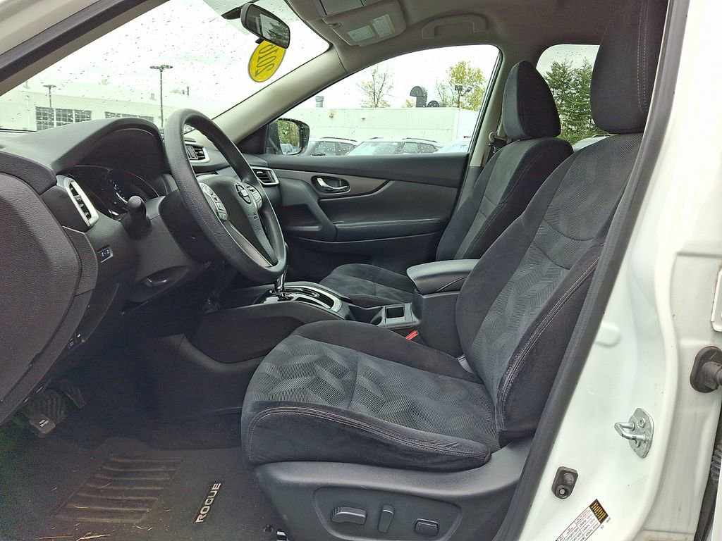 Used 2016 Nissan Rogue SV AWD/4WD image 13