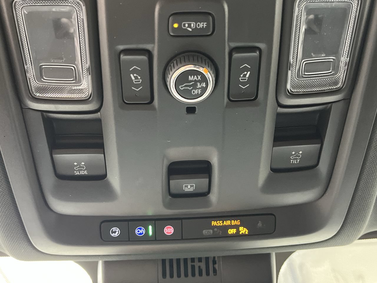 Certified 2024 GMC Yukon SLT w/ SLT Premium Package AWD/4WD image 30