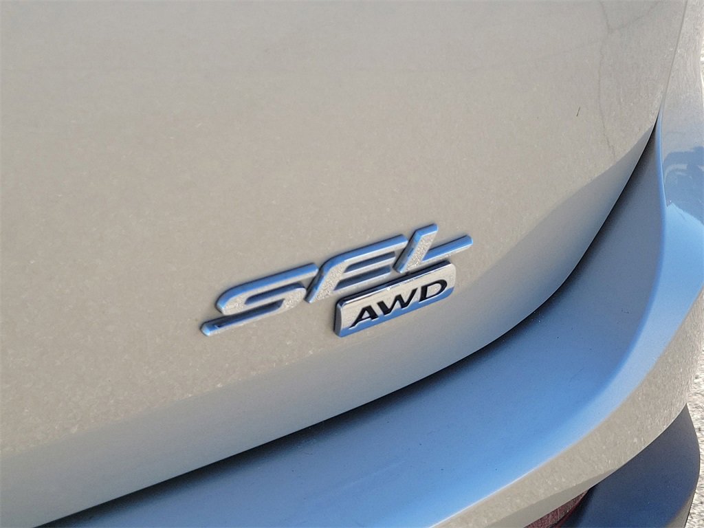 Used 2018 Ford Edge SEL w/ Equipment Group 201A image 9