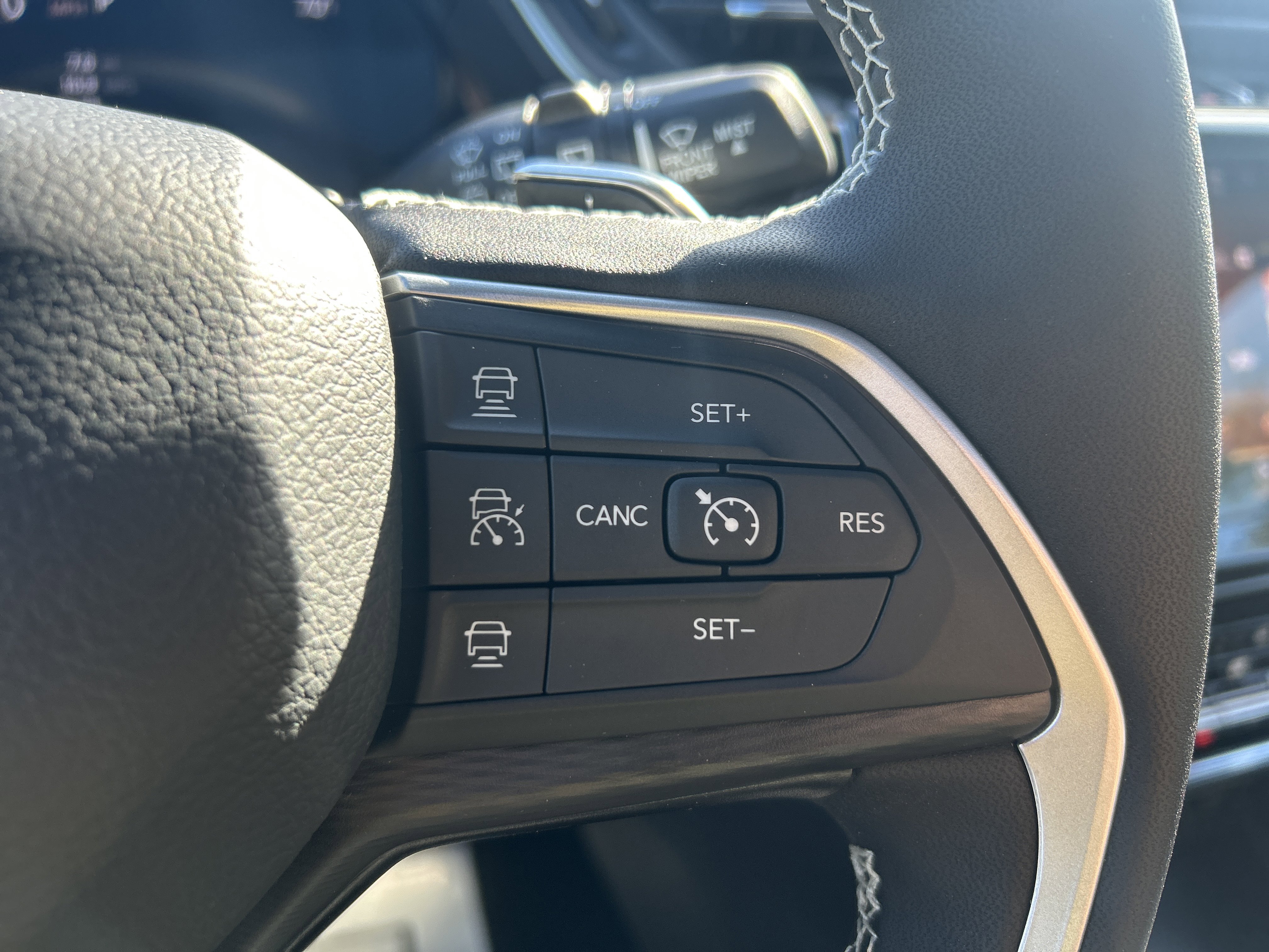 New 2025 Jeep Grand Cherokee Altitude image 21