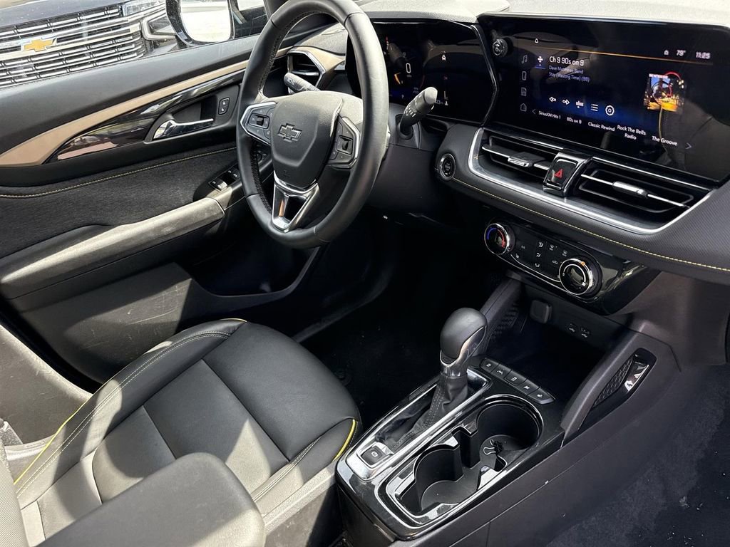 Used 2025 Chevrolet TrailBlazer ACTIV w/ Driver Confidence Package image 25