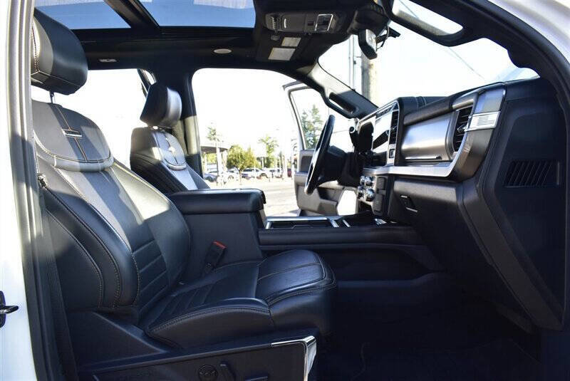 Used 2024 Ford F350 Platinum image 30