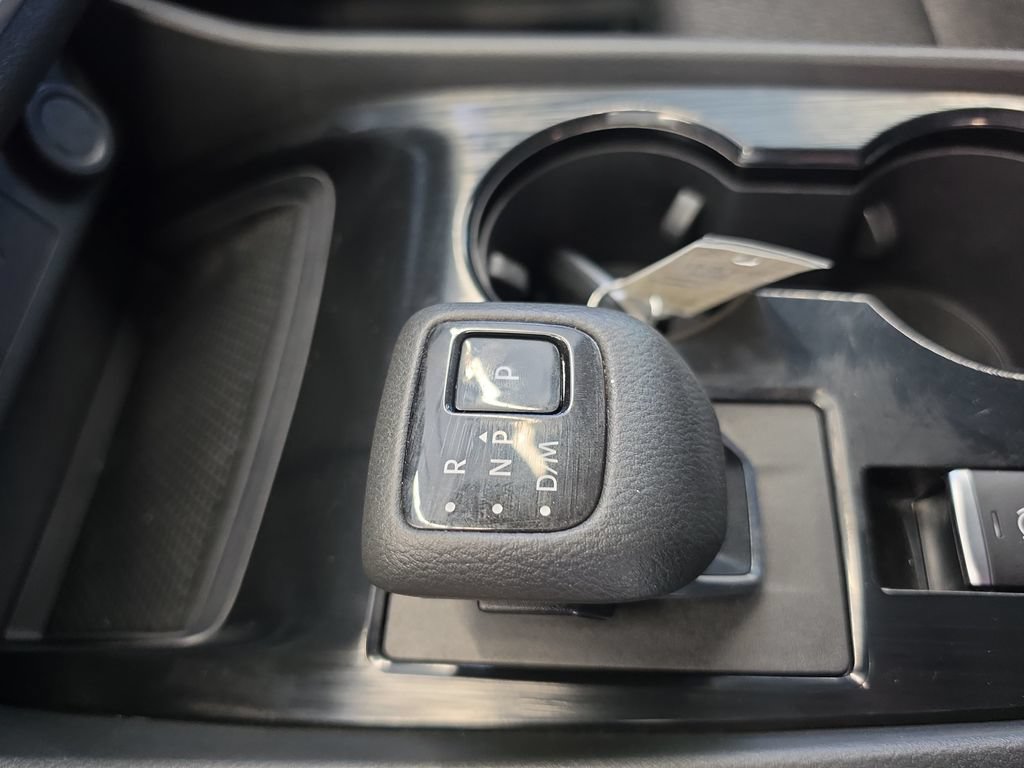 Used 2024 Nissan Rogue SV AWD/4WD image 29