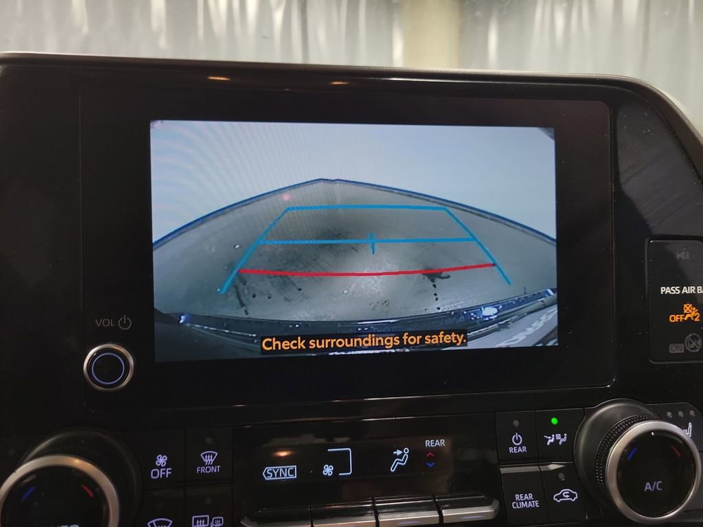 Used 2023 Toyota Highlander XLE AWD/4WD image 17