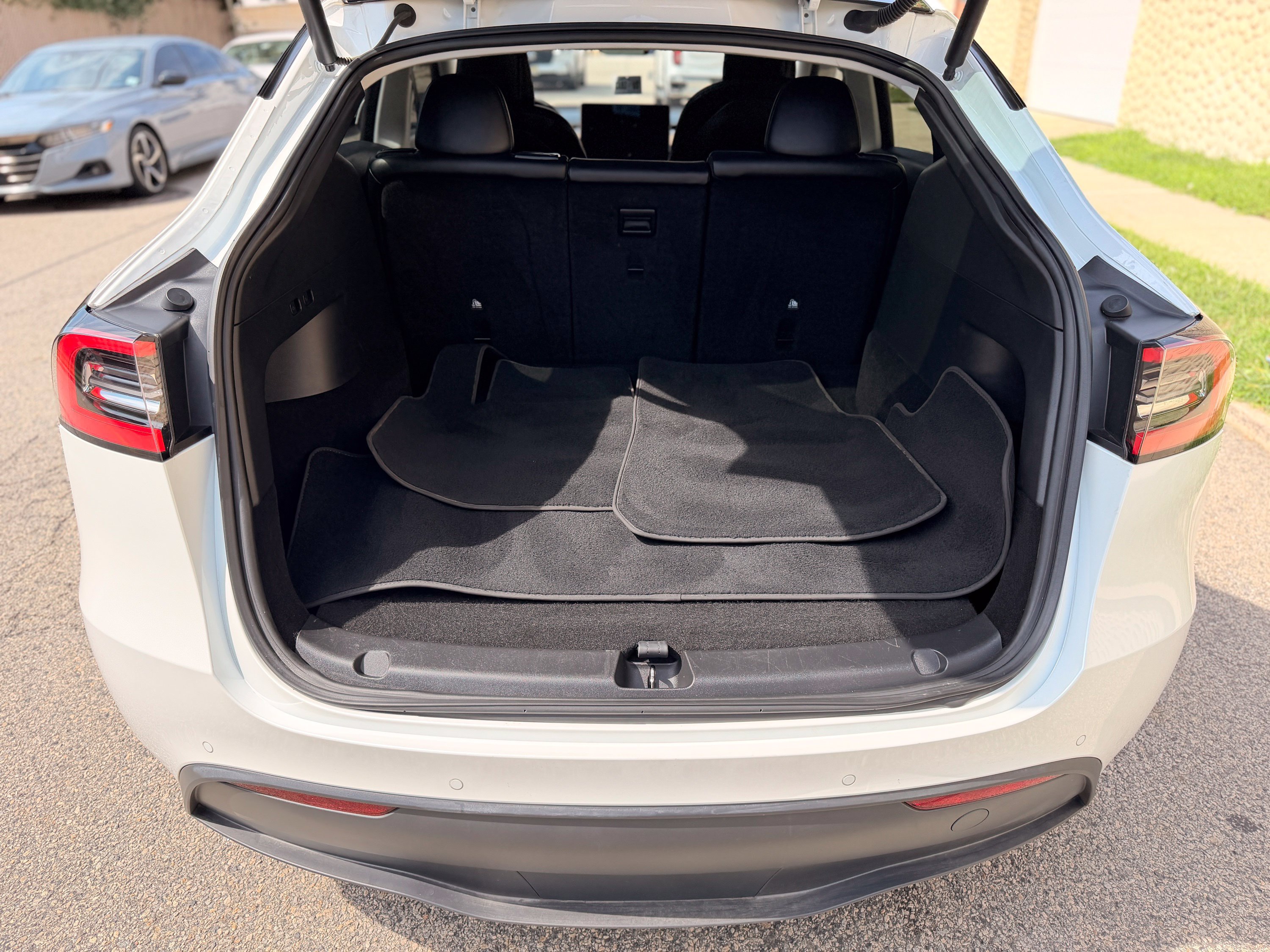 Used 2021 Tesla Model Y Performance AWD/4WD image 8