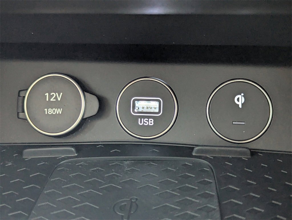 Used 2025 Genesis G70 2.5T w/ Sport Prestige Package image 19