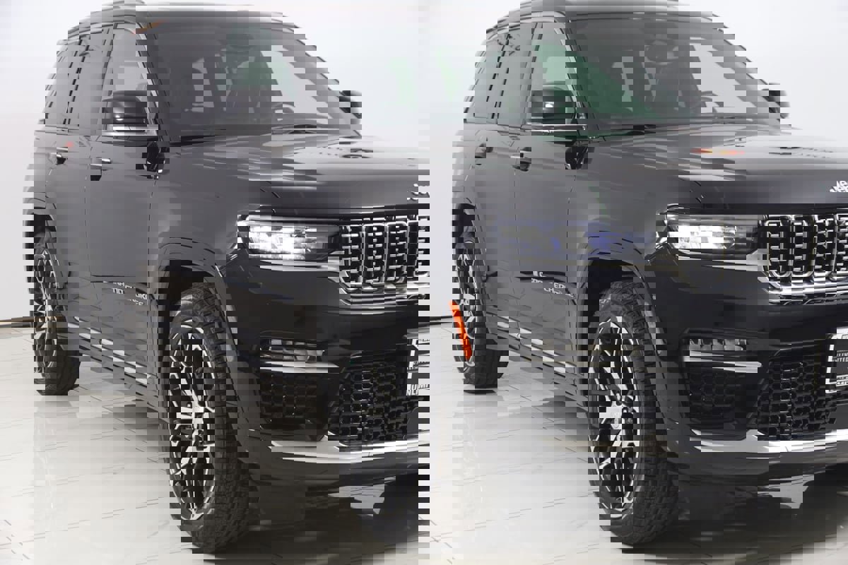 Used 2023 Jeep Grand Cherokee Summit image 52