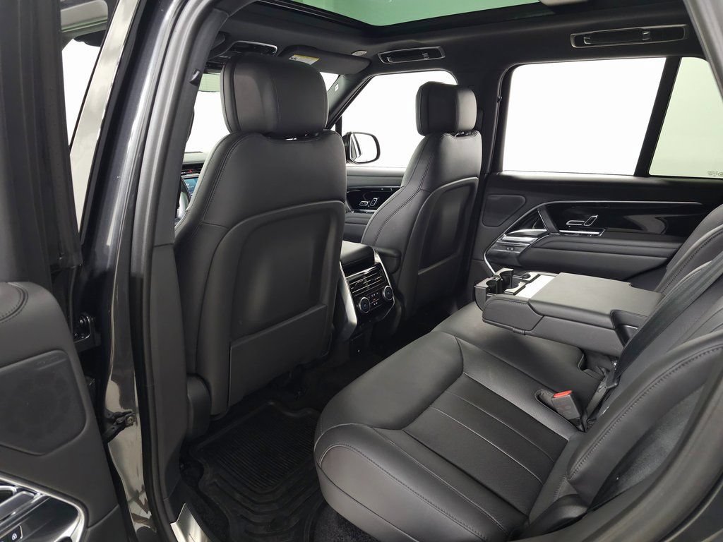 Certified 2025 Land Rover Range Rover SE AWD/4WD image 41