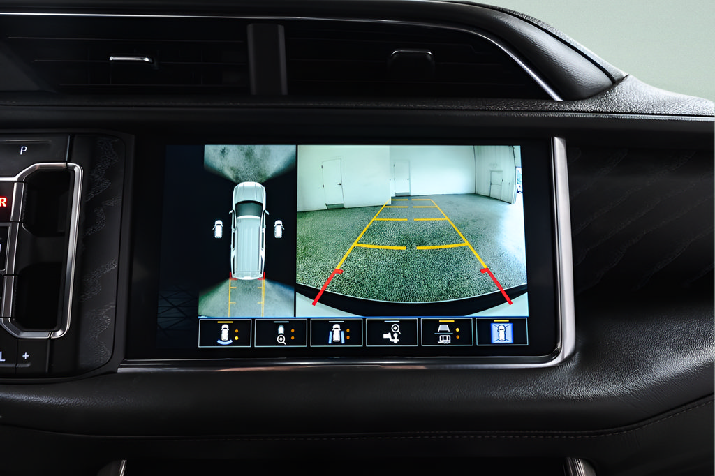 Used 2023 GMC Yukon XL Denali AWD/4WD image 17