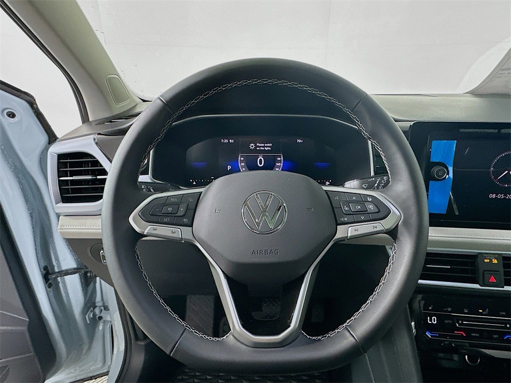New 2025 Volkswagen Taos SE image 18