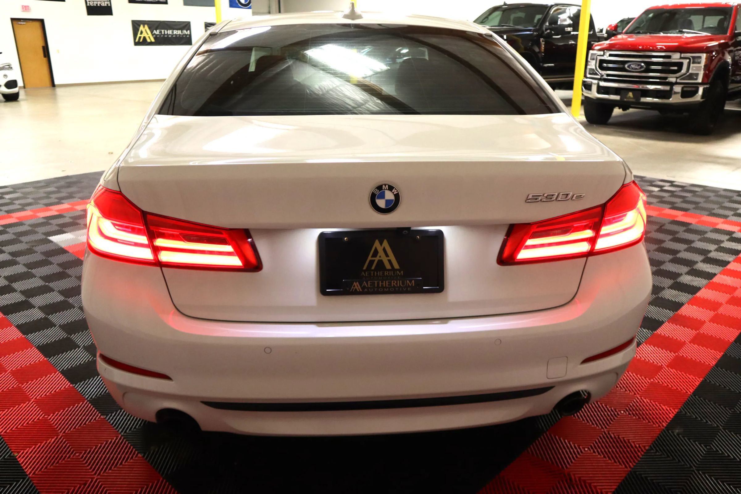 Used 2019 BMW 530e w/ Convenience Package image 9