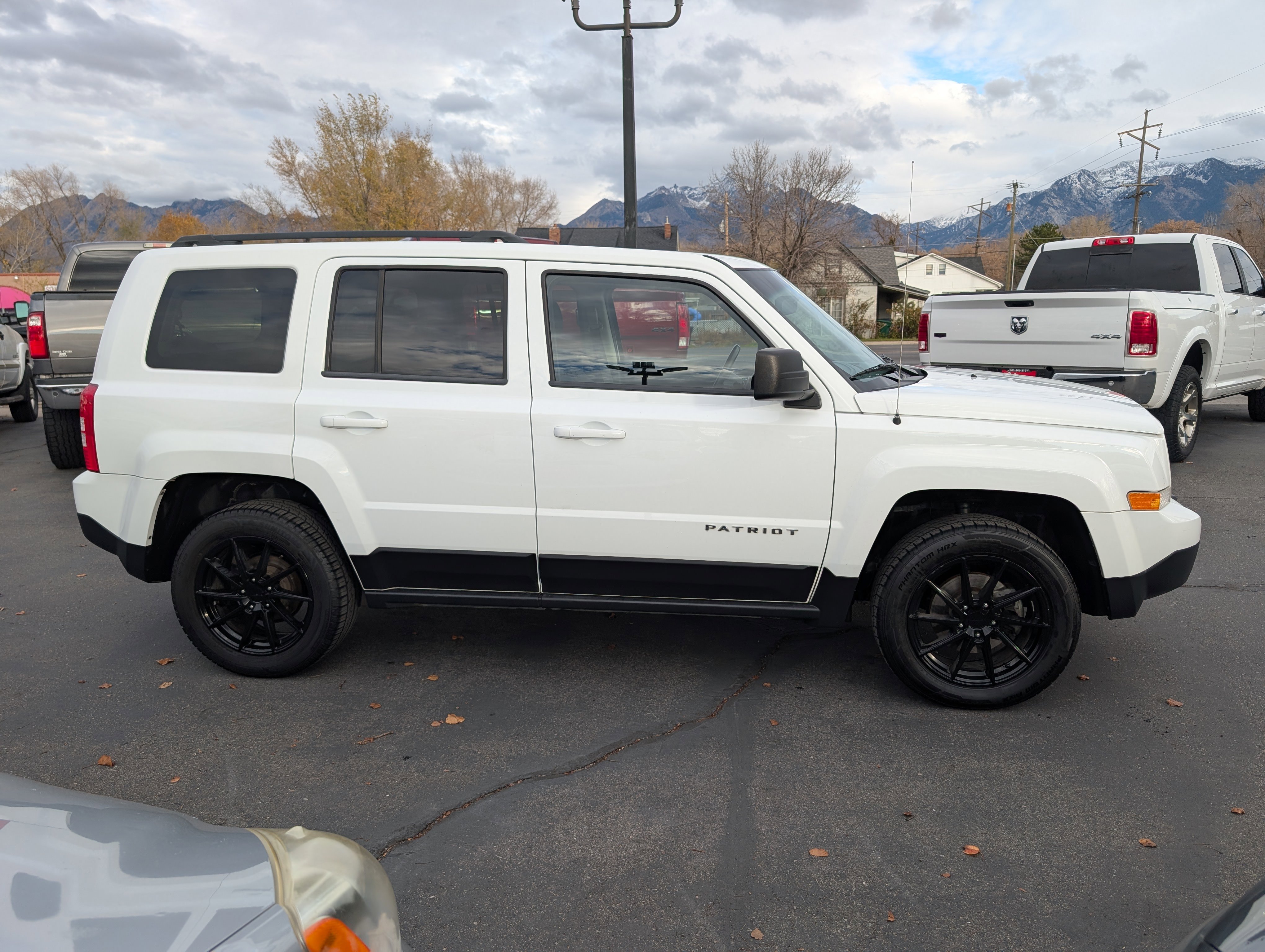 Used 2015 Jeep Patriot Latitude w/ Sun/Sound Group image 20