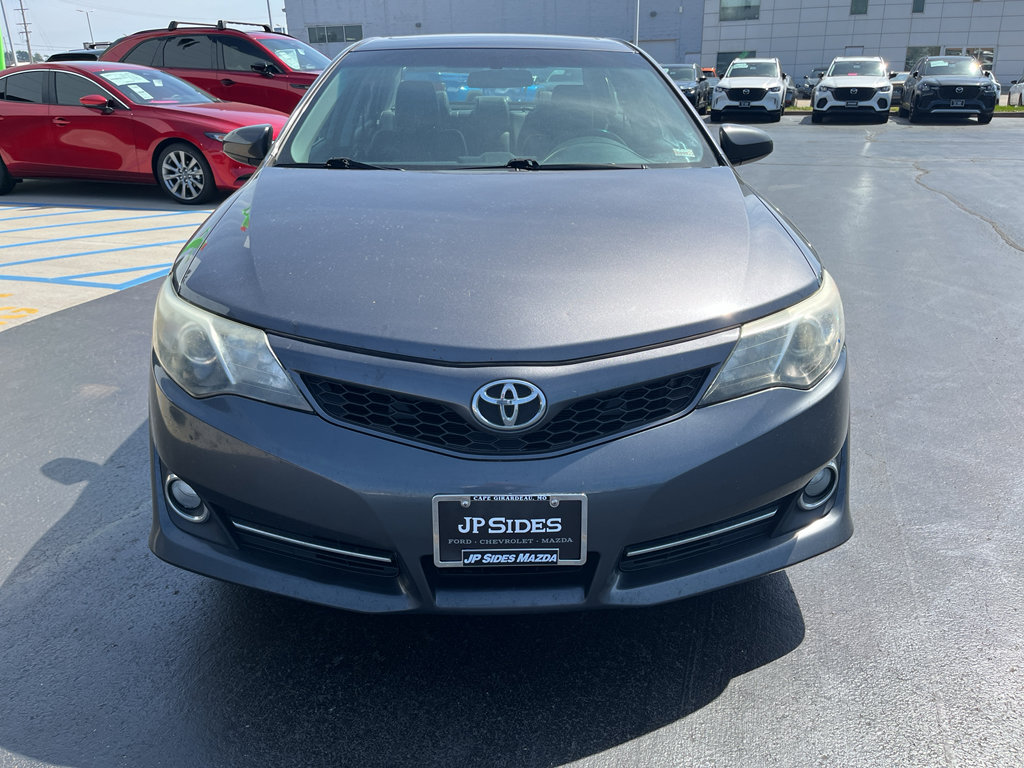 Used 2014 Toyota Camry SE w/ Moonroof Package FWD image 4