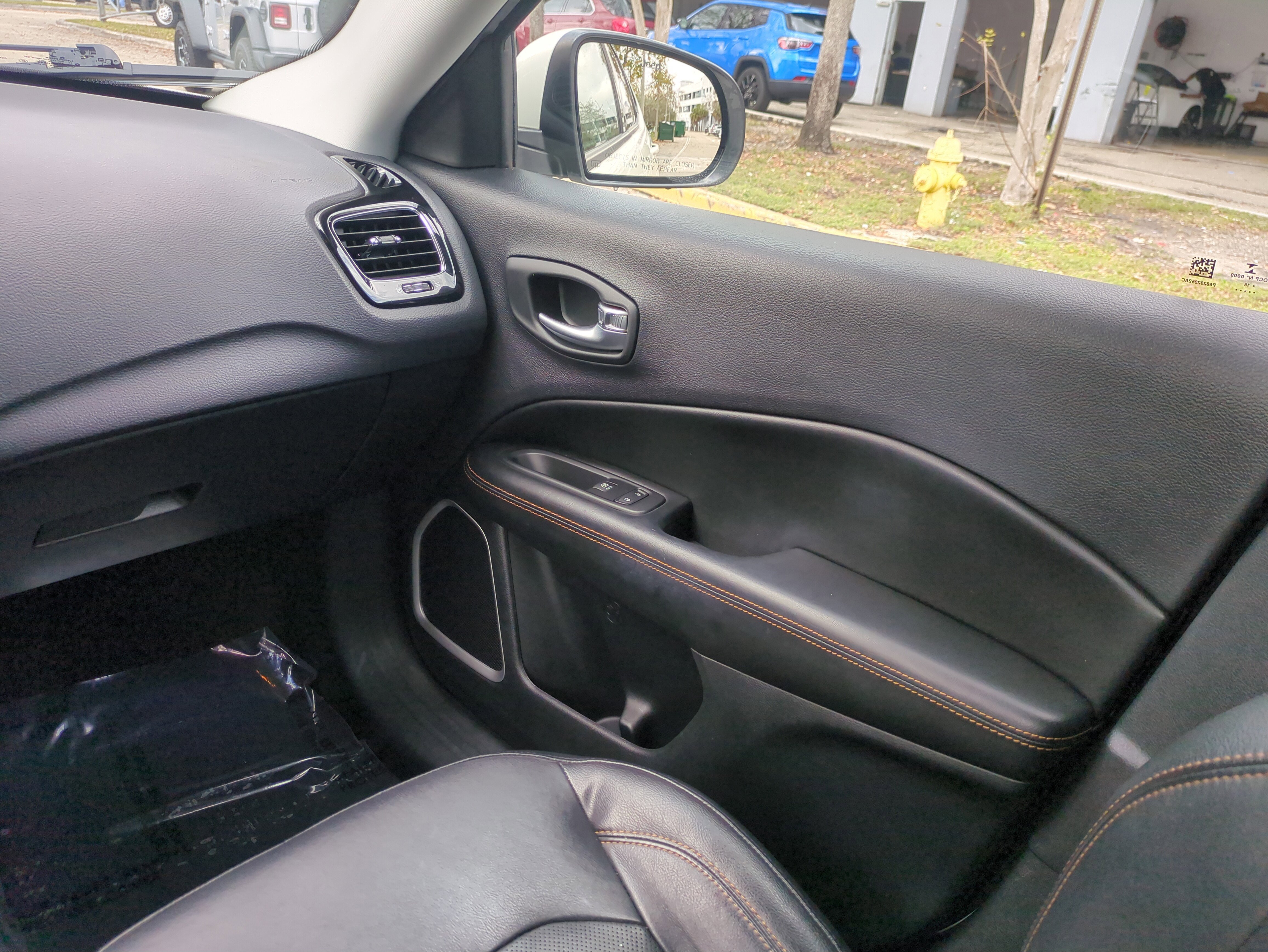 Certified 2018 Jeep Compass Limited w/ Navigation Group image 17