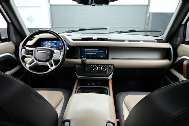 Used 2021 Land Rover Defender 110 X-Dynamic HSE AWD/4WD image 17