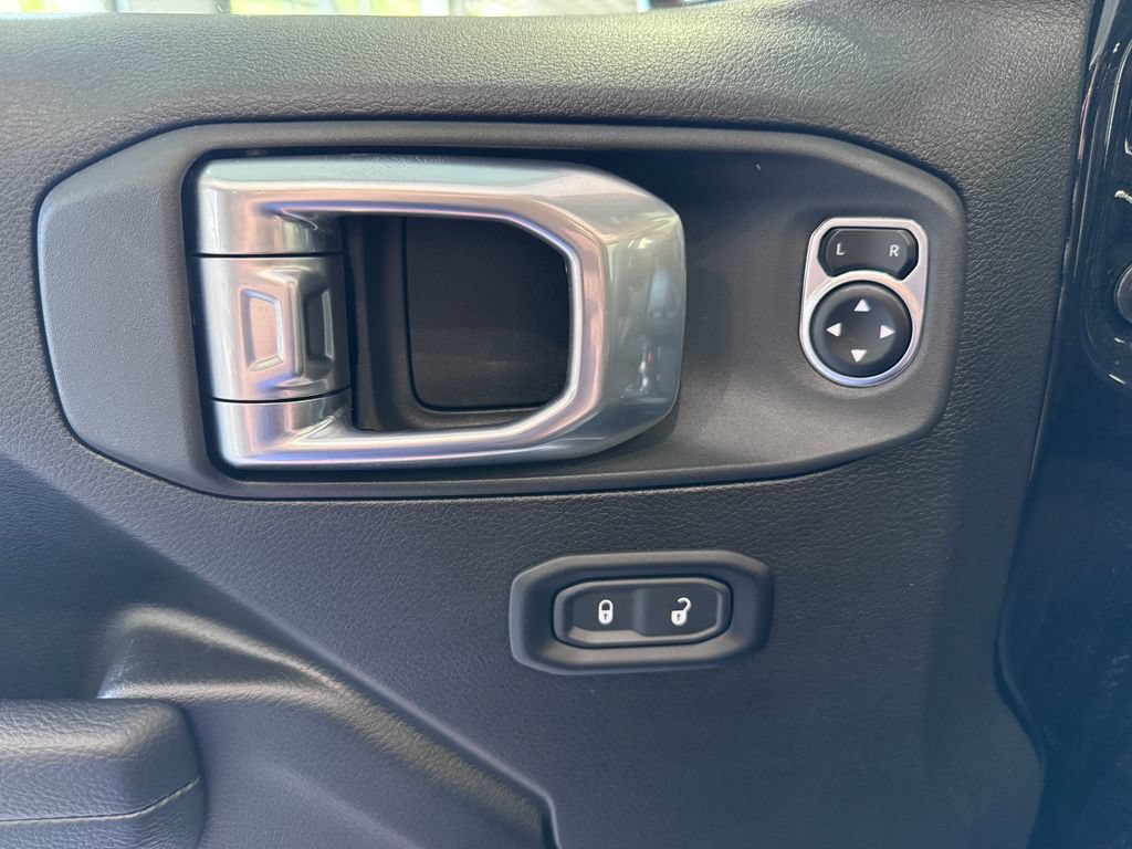 Used 2025 Jeep Wrangler Unlimited Sport AWD/4WD image 25
