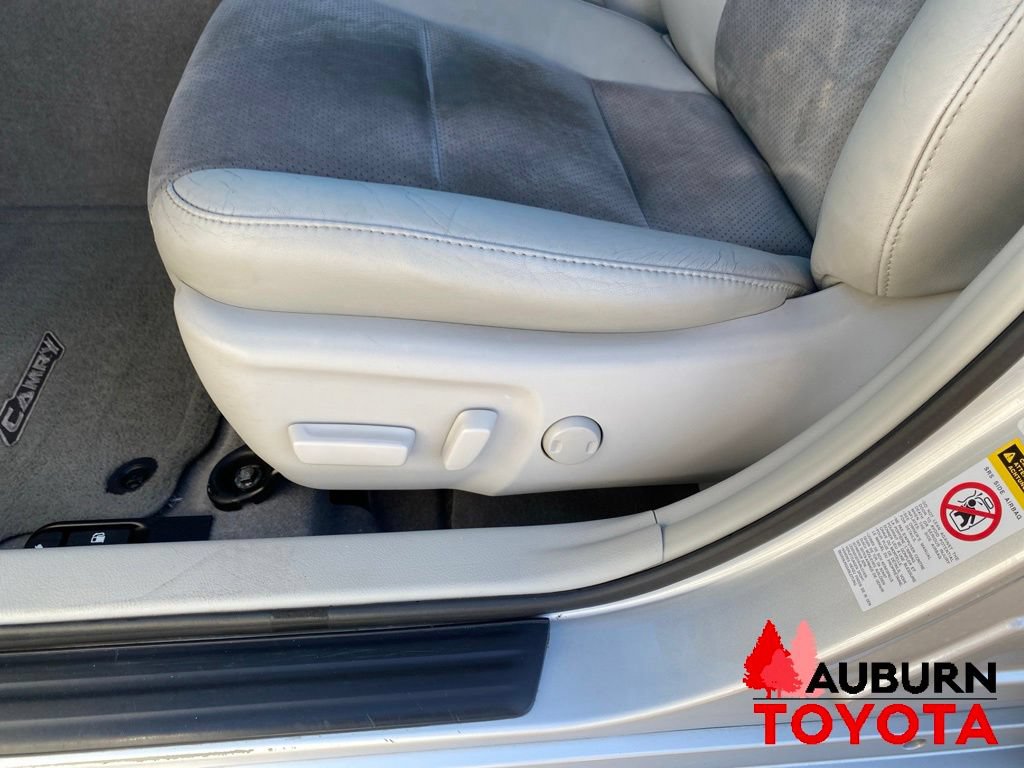 Used 2013 Toyota Camry XLE w/ Leather Pkg FWD image 31