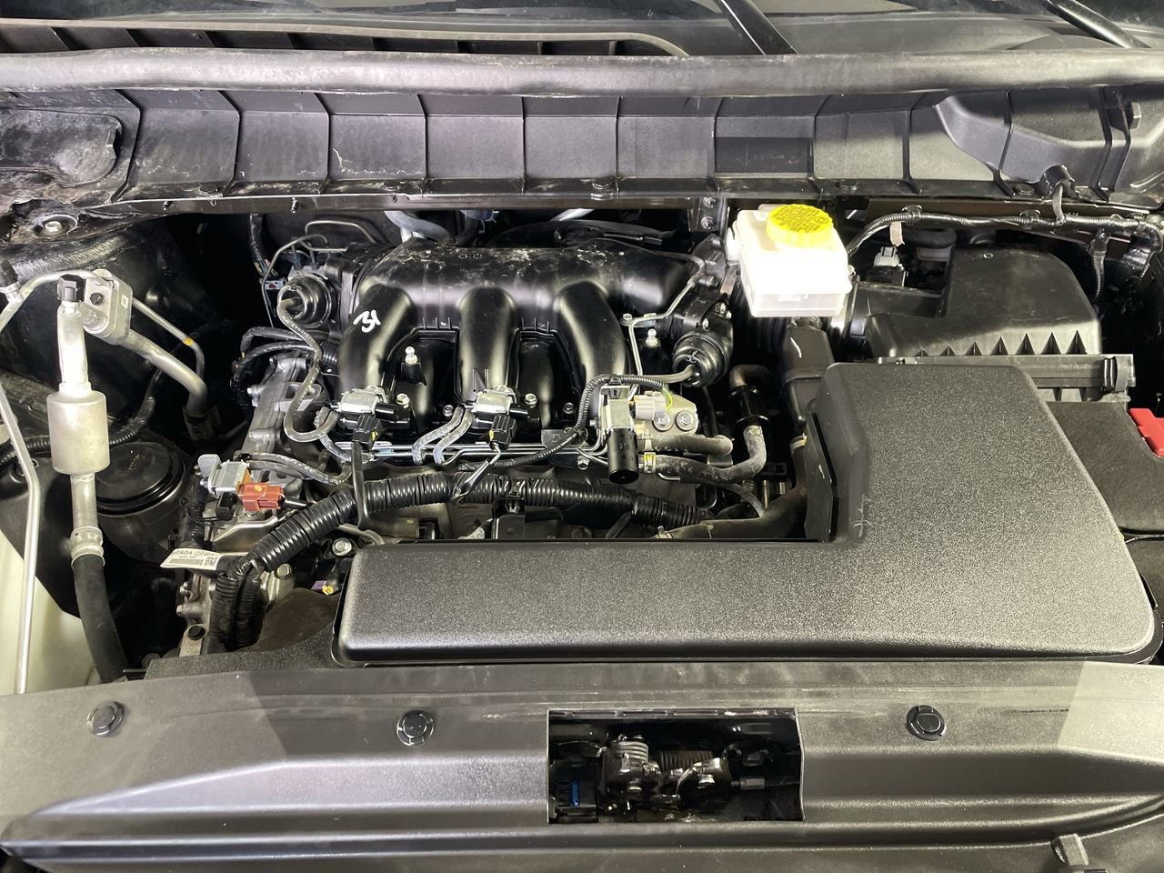 Used 2025 Nissan Pathfinder SV image 10