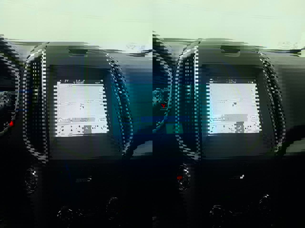 Used 2018 Ford Edge SEL w/ Equipment Group 201A image 4