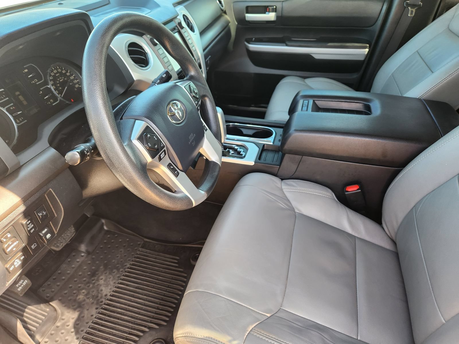 Used 2019 Toyota Tundra SR5 w/ SR5 Upgrade Package RWD image 16