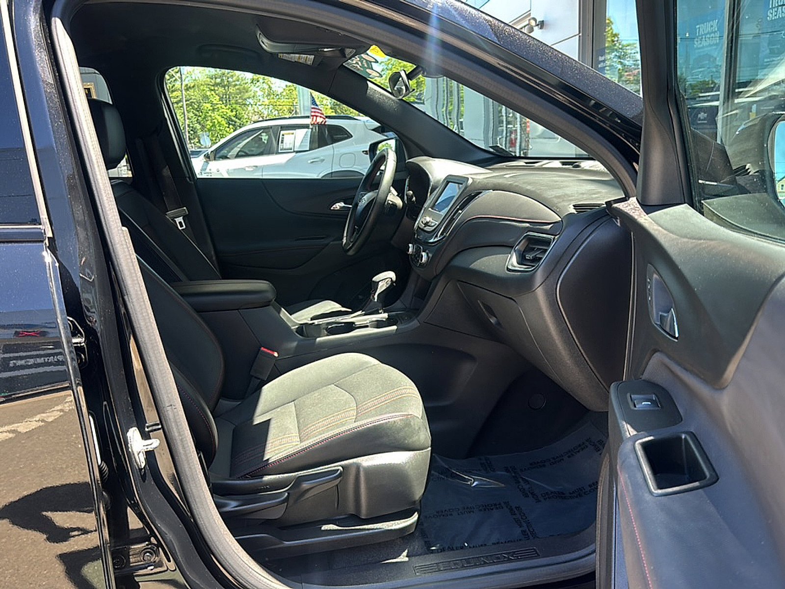 Used 2024 Chevrolet Equinox RS w/ LPO, Cargo Package FWD image 14