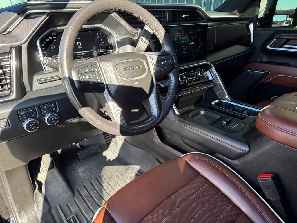 Used 2024 GMC Sierra 3500 Denali Ultimate AWD/4WD image 12