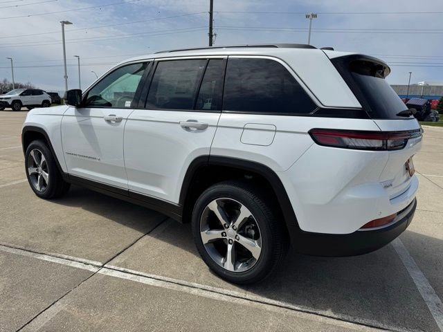 New 2026 Jeep Grand Cherokee Limited w/ Luxury Tech Group II AWD/4WD image 5