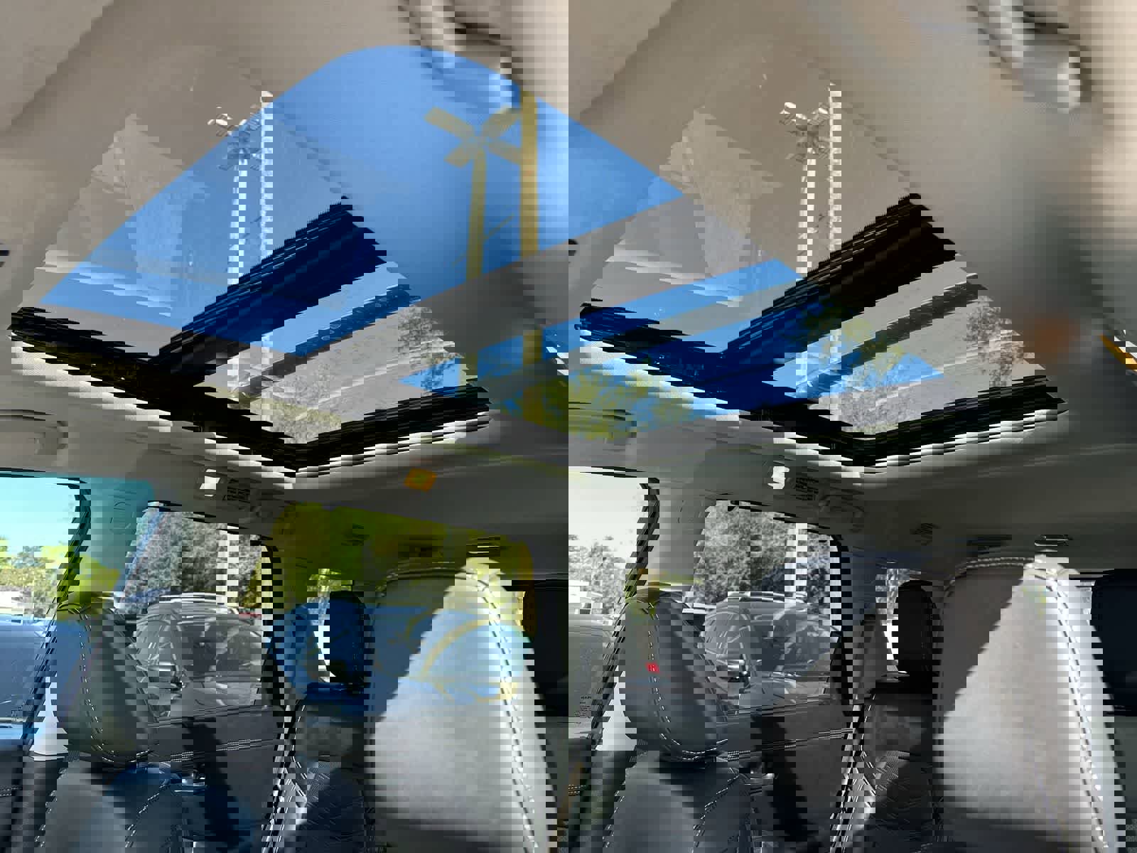 Used 2023 Nissan Pathfinder Platinum image 17