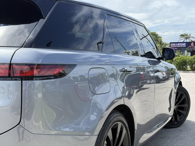 Used 2025 Land Rover Range Rover Sport Dynamic SE AWD/4WD image 7