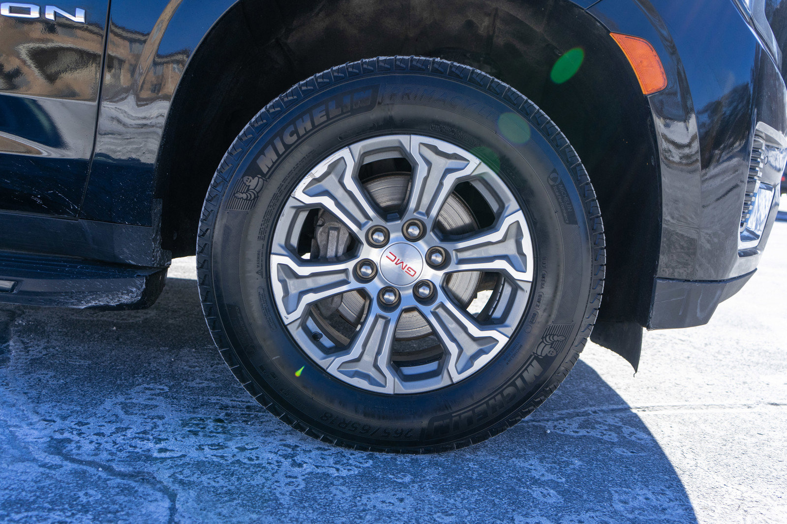 Used 2023 GMC Yukon SLE image 10